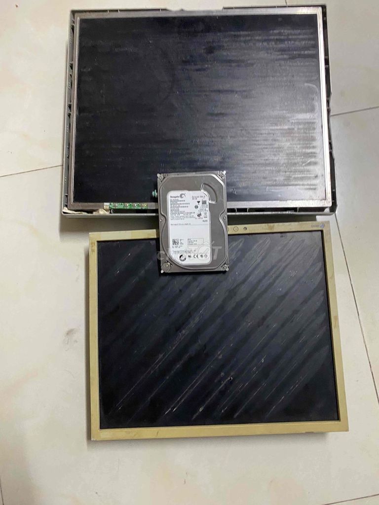 xác 2 màn hình và ổ hdđ ( màn lên nhưng hình xấu ). Mua bán Linh kiện (RAM, Card...) tại Quận Tân Phú Tp Hồ Chí Minh được đăng bởi Jelly M.jelly hình 1