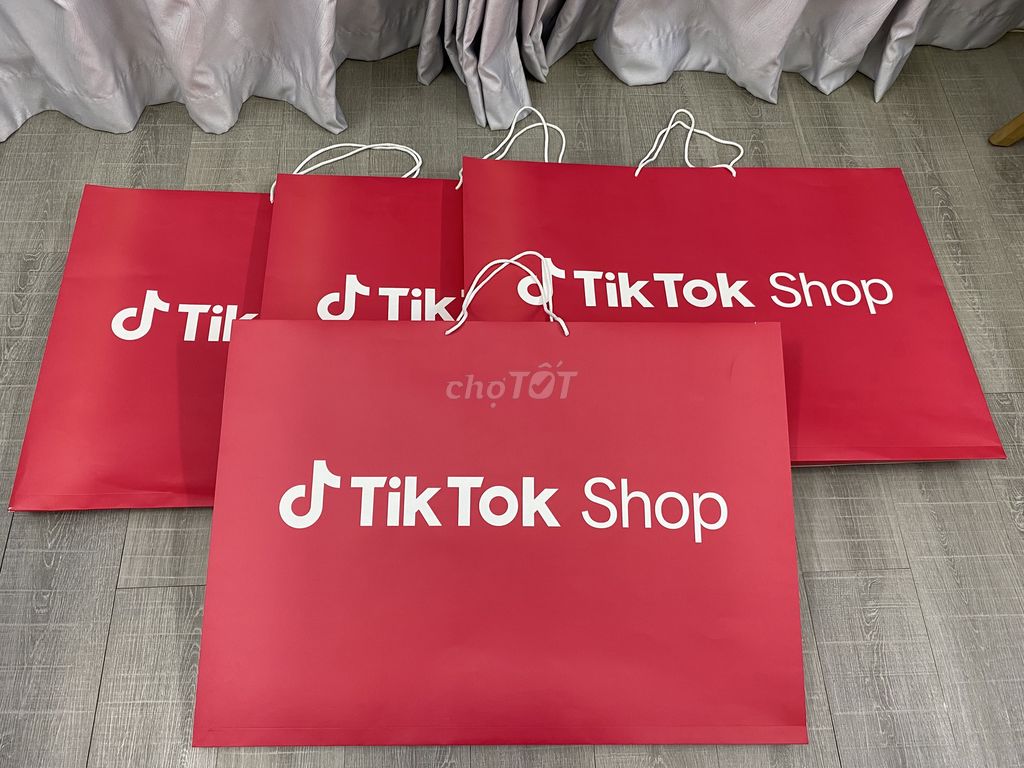 Set 4 túi giấy TikTok Shop siêu khổng lồ chỉ 50K