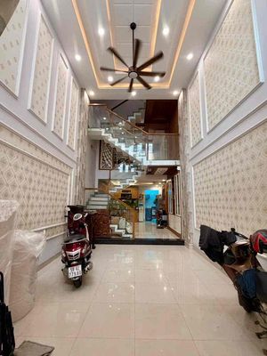NHÀ SIÊU ĐẸP_CÁCH NGÃ 4 GA 300M _5PN GIÁ 12 TRIỆU