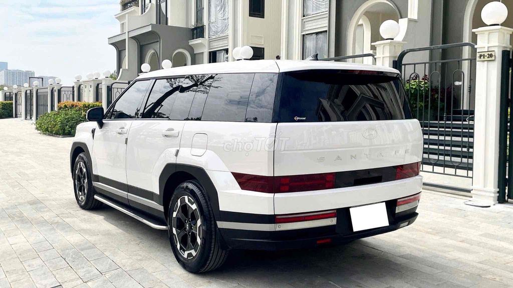Hyundai Santafe2.5 Exculusive 2024 - chạy zin 1,8v. Mua bán Ô tô tại Quận Bắc Từ Liêm Hà Nội được đăng bởi Hoàng Nga hình 4