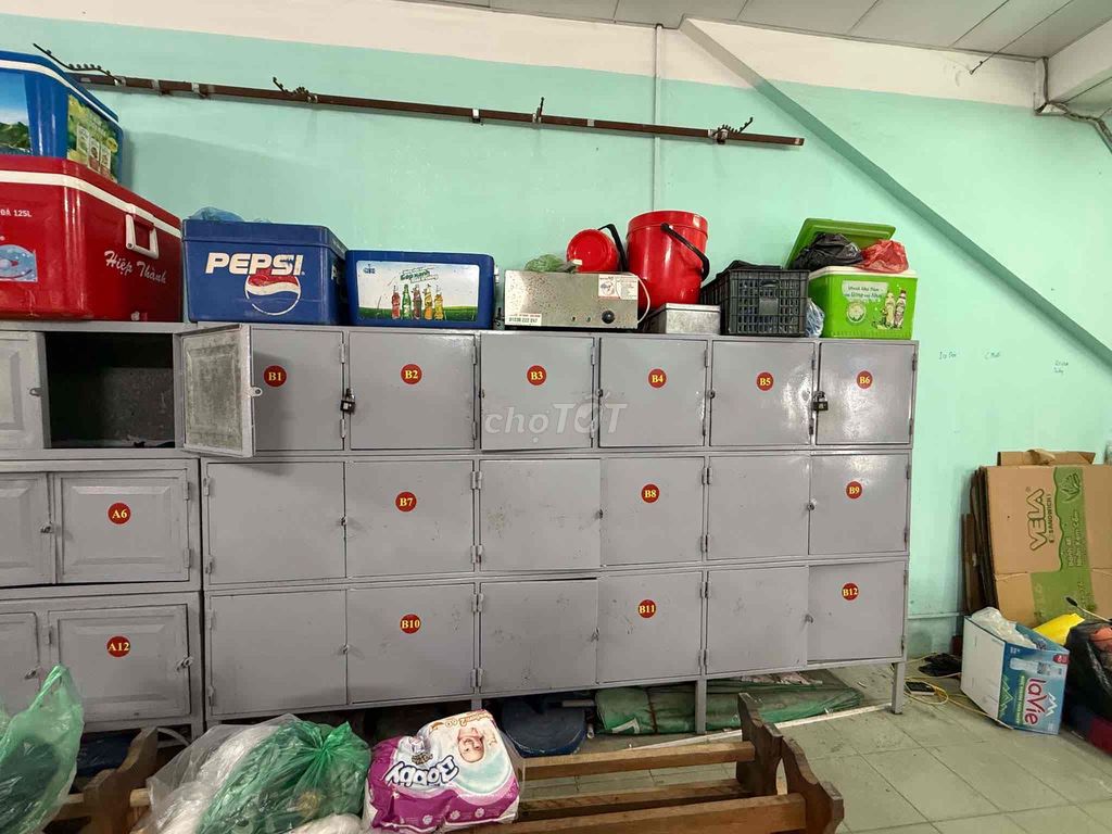 Tủ sắt xám. Mua bán Tủ, kệ gia đình tại Quận Hai Bà Trưng Hà Nội được đăng bởi phạm trường giang hình 1