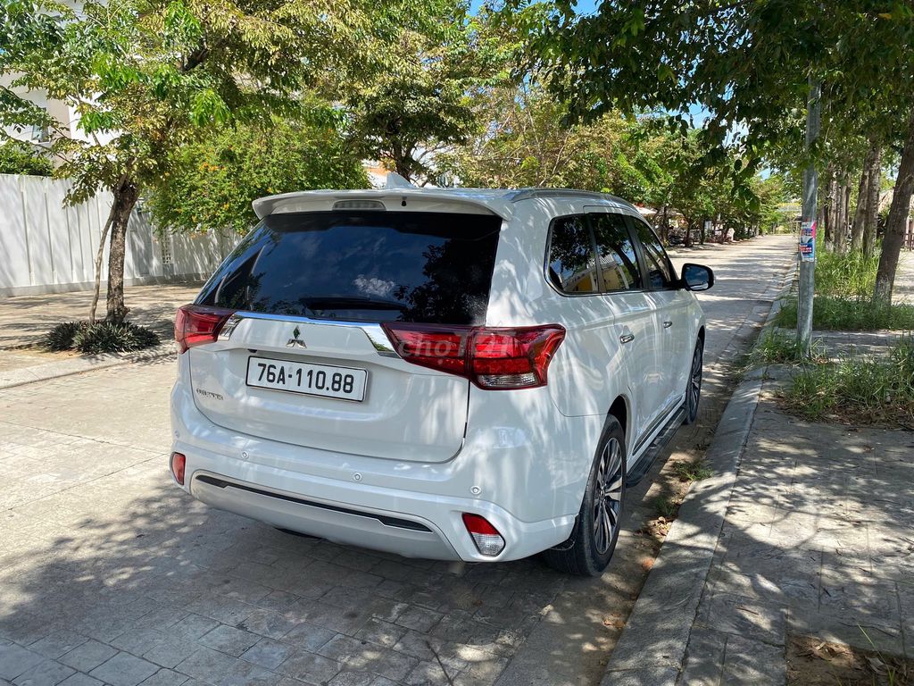 Mitsubishi Outlander 2024 2.0 CVT - 13300 km. Mua bán Ô tô tại Thành phố Quảng Ngãi Quảng Ngãi được đăng bởi Du Gia hình 7