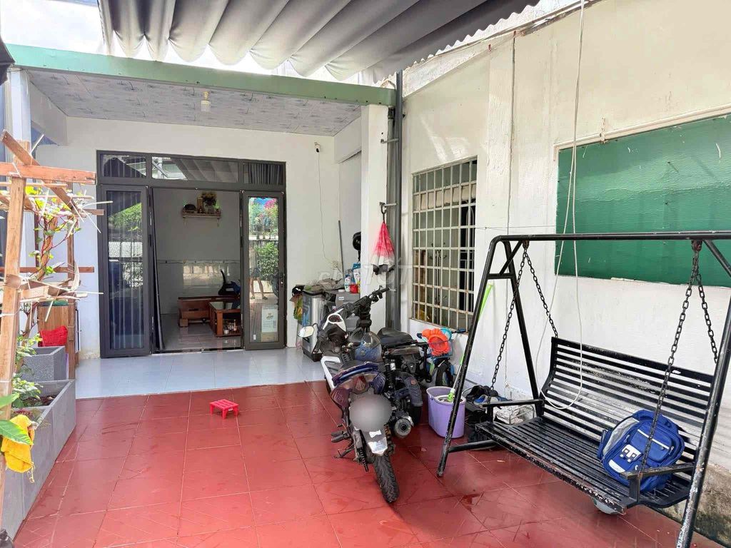 Cần bán nhà c4, kiệt ô tô Tô Hiệu, zá nhỉnh 3 tỷ, nhà cho thuê 6tr/th