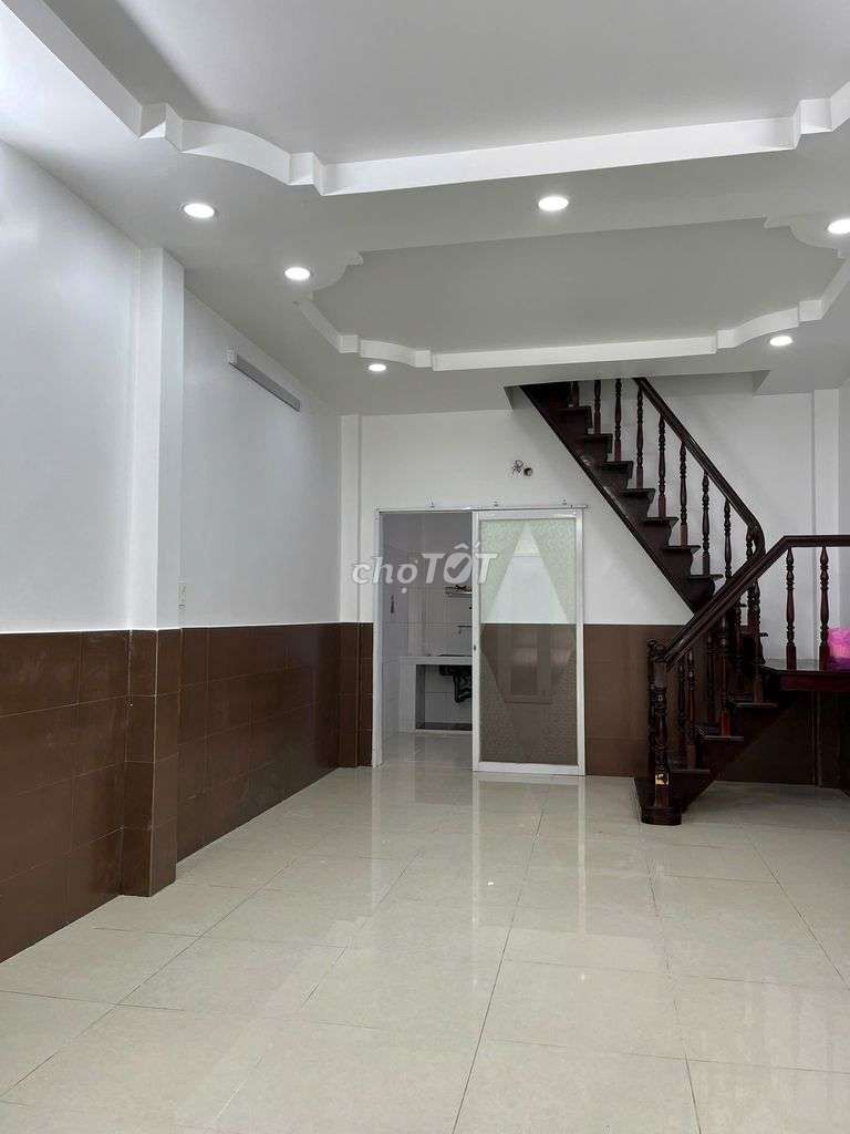Аренда · 2 комн. · 56 м² · Quận 11, ул. Đường Lạc Long Quân