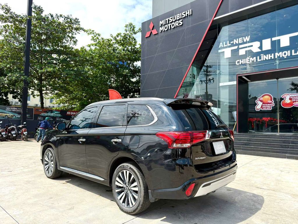 Mitsubishi Outlander CVT 2024 Màu Đen - Odo 16.200. Mua bán Ô tô tại Thành phố Thủ Đức Tp Hồ Chí Minh được đăng bởi Mitsubishi Chính Hãng hình 8