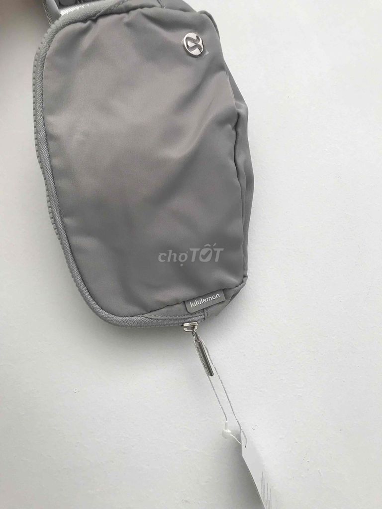 Túi bao tử Lululemon Xám newtag.. Mua bán Túi xách tại Thành phố Thủ Đức Tp Hồ Chí Minh được đăng bởi Emabol hình 1