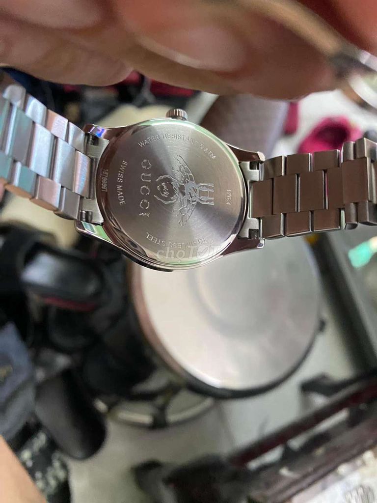 Đồng hồ Gucci, size 40cm