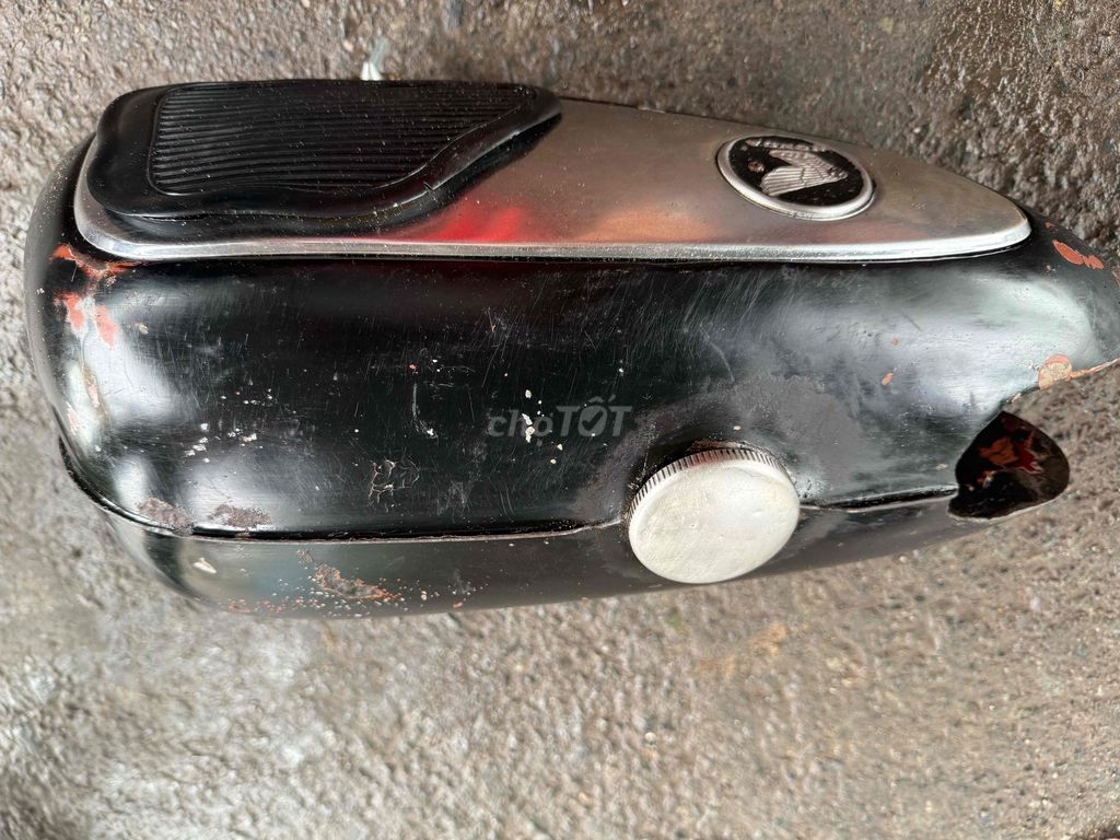 Bình xăng Honda đã qua sử dụng màu đen. Mua bán Phụ tùng xe tại Thị xã Tân Châu An Giang được đăng bởi Duy hình 2