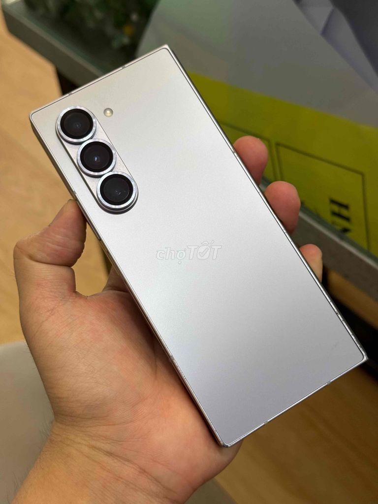 Samsung Z Fold6 256GB Bạc 98%. Mua bán Điện thoại tại Quận 3 Tp Hồ Chí Minh được đăng bởi Phone2Hand hình 1
