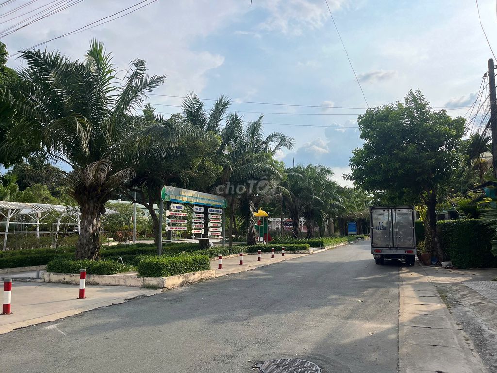 Bán nhà mặt tiền Kinh doanh 10m, gần sổ xố Bình Dương, đang cho thuê. Mua bán văn phòng, mặt bằng kinh doanh tại Thành phố Thủ Dầu Một Bình Dương được đăng bởi Quốc Thái TPM hình 1