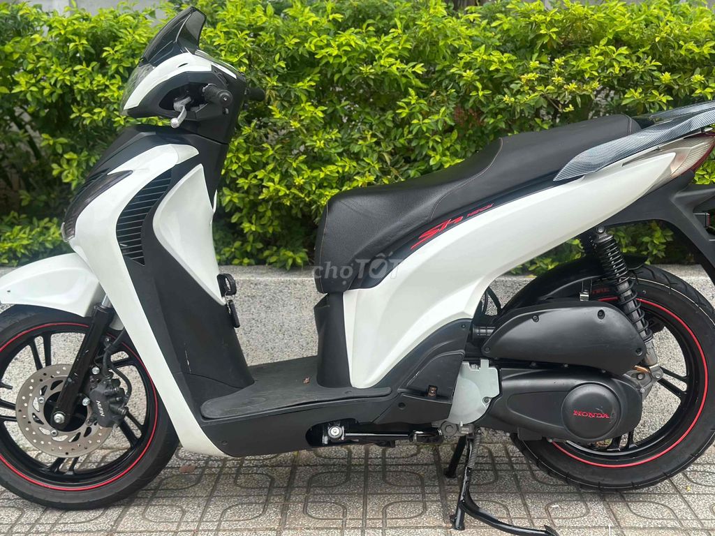 Honda SH 125i 2017 Smartkey up SH Ý Trắng BSTP 9c. Mua bán Xe máy tại Thành phố Thủ Đức Tp Hồ Chí Minh được đăng bởi Xe Máy Sơn Thủ Đức hình 7