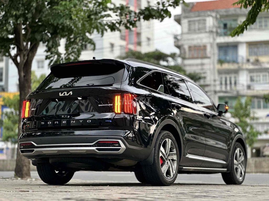 Практически новый KIA NEW SORENTO SIGNATURE 2.2D AWD 2024