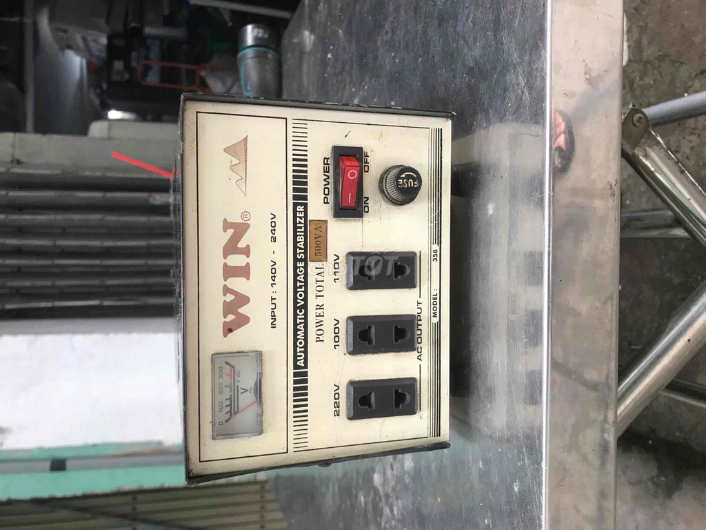 ổn áp 500VA hiệu WIN ra 100-110-220v