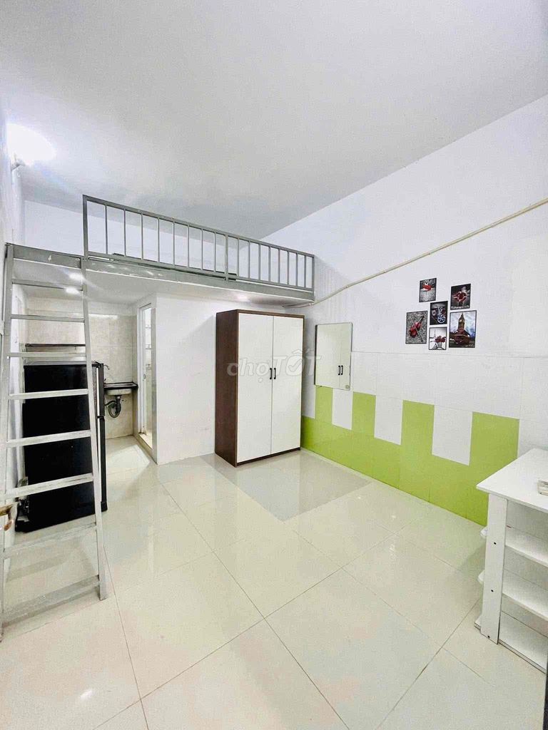Cho Thuê Phòng Có Gác, Sát Sân Bay, Học Viện Hàng Không, Ngoại Ngữ