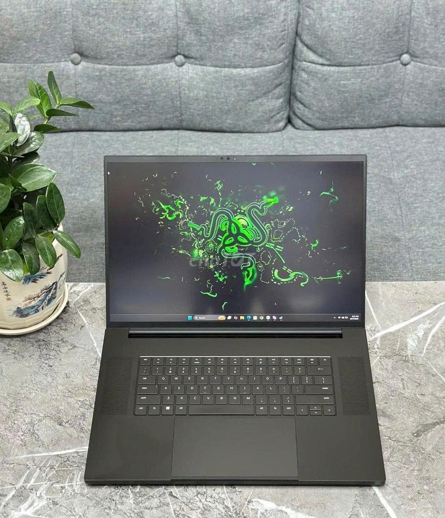 Razer Blade 18 i9-13950HX 18 inch 16GB/1TB. Mua bán Laptop tại Quận Bình Thạnh Tp Hồ Chí Minh được đăng bởi Vũ Quang Khải hình 1
