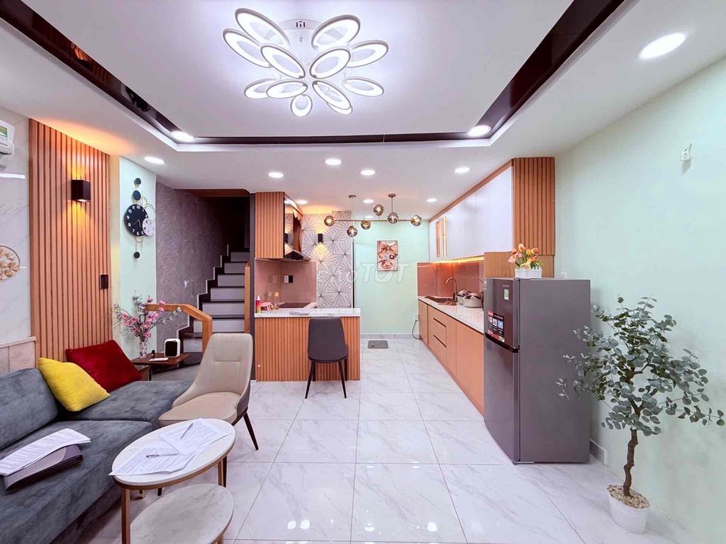 Nhà 3 tầng xây mới - ngang 4.2m - Phan Xích Long - hơn 5 tỷ