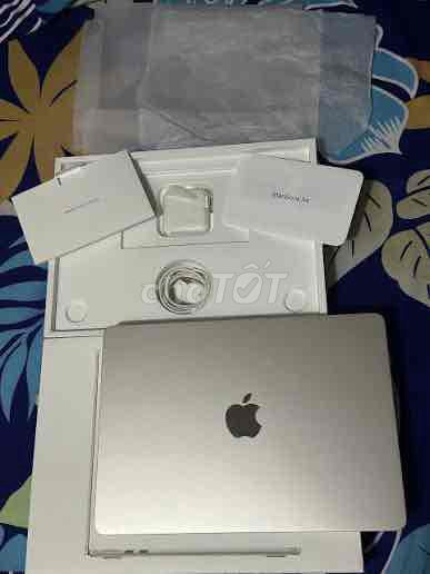 Macbook Air M4 16GB/256GB Bạc như mới. Mua bán Laptop tại Quận Bình Tân Tp Hồ Chí Minh được đăng bởi kevin hình 1