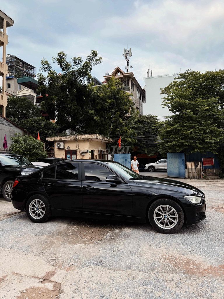 BMW 3 Series 2013 320i. Mua bán Ô tô tại Quận Đống Đa Hà Nội được đăng bởi kiên hình 3