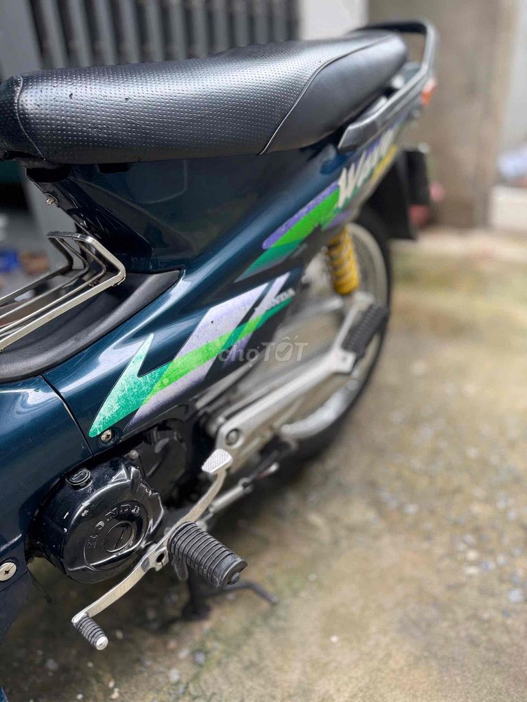Синий мопед Honda Wave A в оригинале