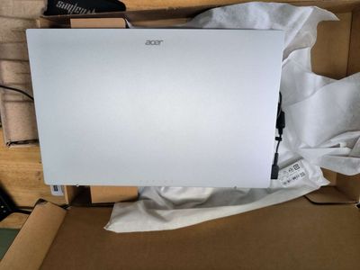 Acer i3 như mới,fullbox,bảo hành hãng