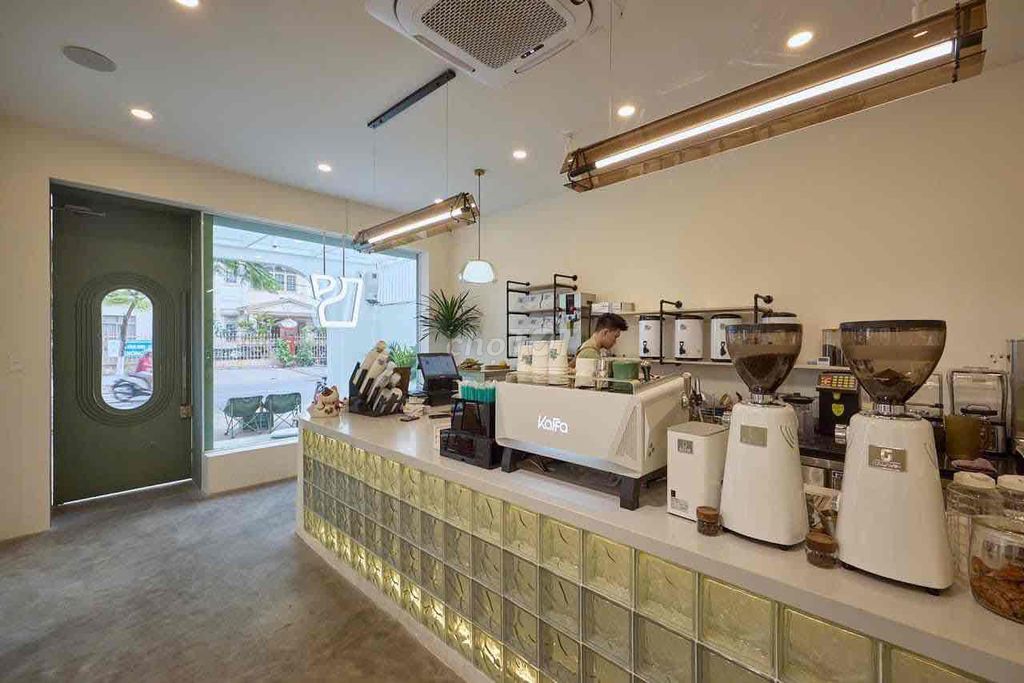 Cho thuê và sang nhượng lại quán coffee Ngay Trung Tâm TP