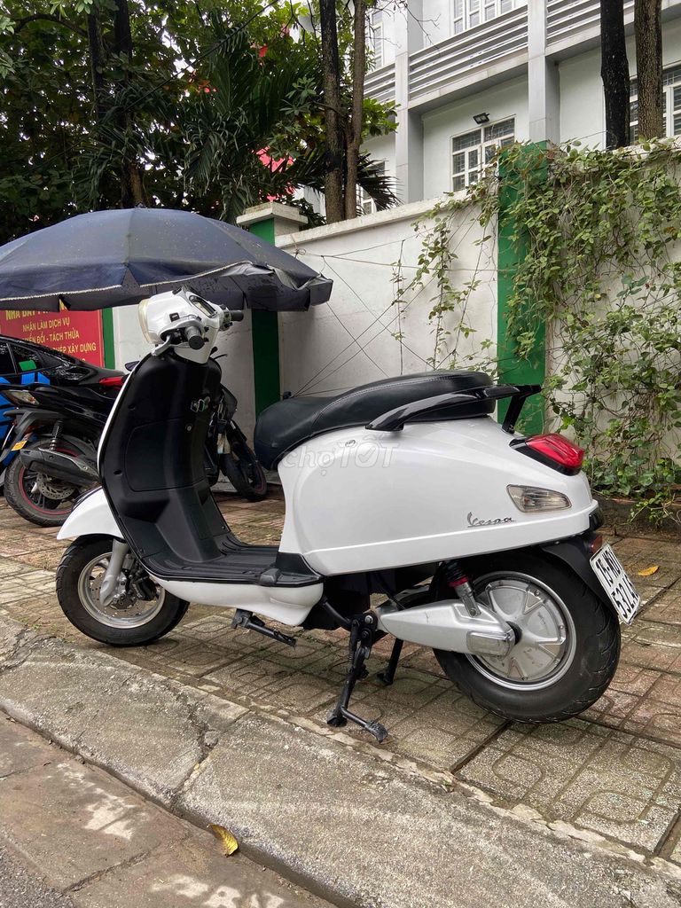 Xe máy điện DKbike Vespa Trắng. Mua bán Xe điện tại Quận Long Biên Hà Nội được đăng bởi Xe điện Huân Linh hình 4