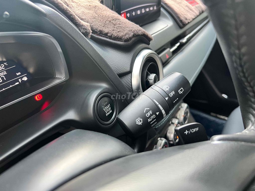 Mazda 2 Sport Premium Rất Đẹp Rất Mới. Mua bán Ô tô tại Thành phố Dĩ An Bình Dương được đăng bởi Hiếu Auto Nghĩa Phát hình 9