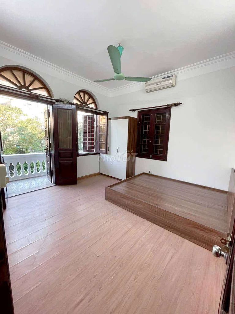 BÁN NHÀ MẶT PHỐ TRẦN ĐẠI NGHĨA KÉO DÀI, LÔ GÓC MẶT TIỀN RỘNG GARA ÔTÔ. Mua bán nhà ở tại Quận Hai Bà Trưng Hà Nội được đăng bởi Quỳnh Hoa hình 5