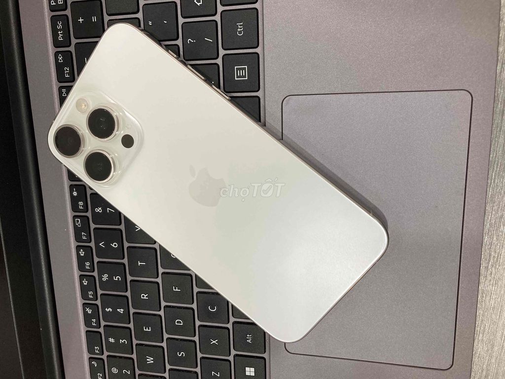 Apple iPhone 15 Pro Max 256GB Trắng. Mua bán Điện thoại tại Quận Thanh Khê Đà Nẵng được đăng bởi pham le hình 1