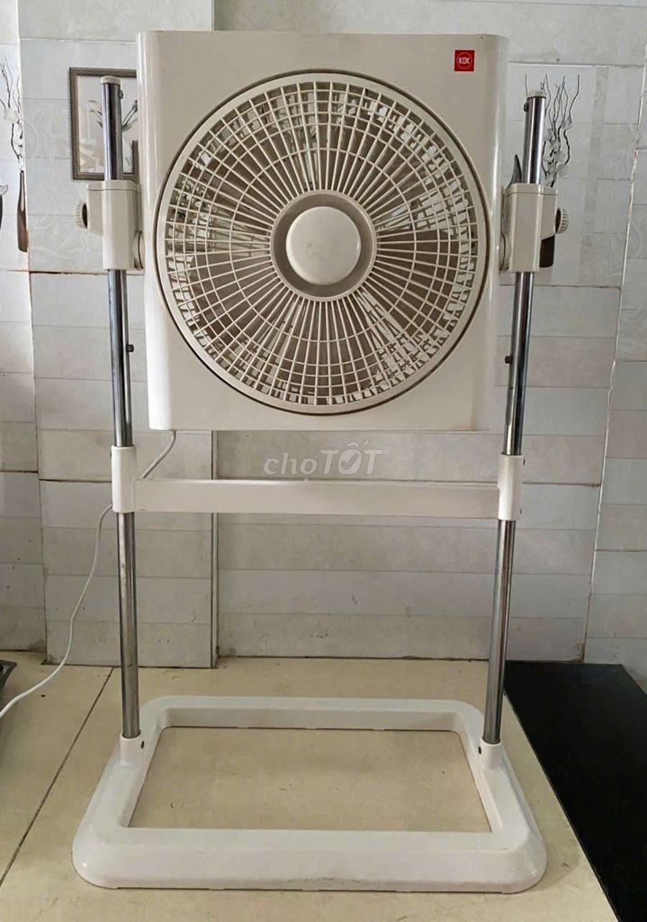 KDK -SS30X có chân đứng,model mới, êm, gió mạnh.. Mua bán Quạt tại Huyện Củ Chi Tp Hồ Chí Minh được đăng bởi Chú Tư  hình 1