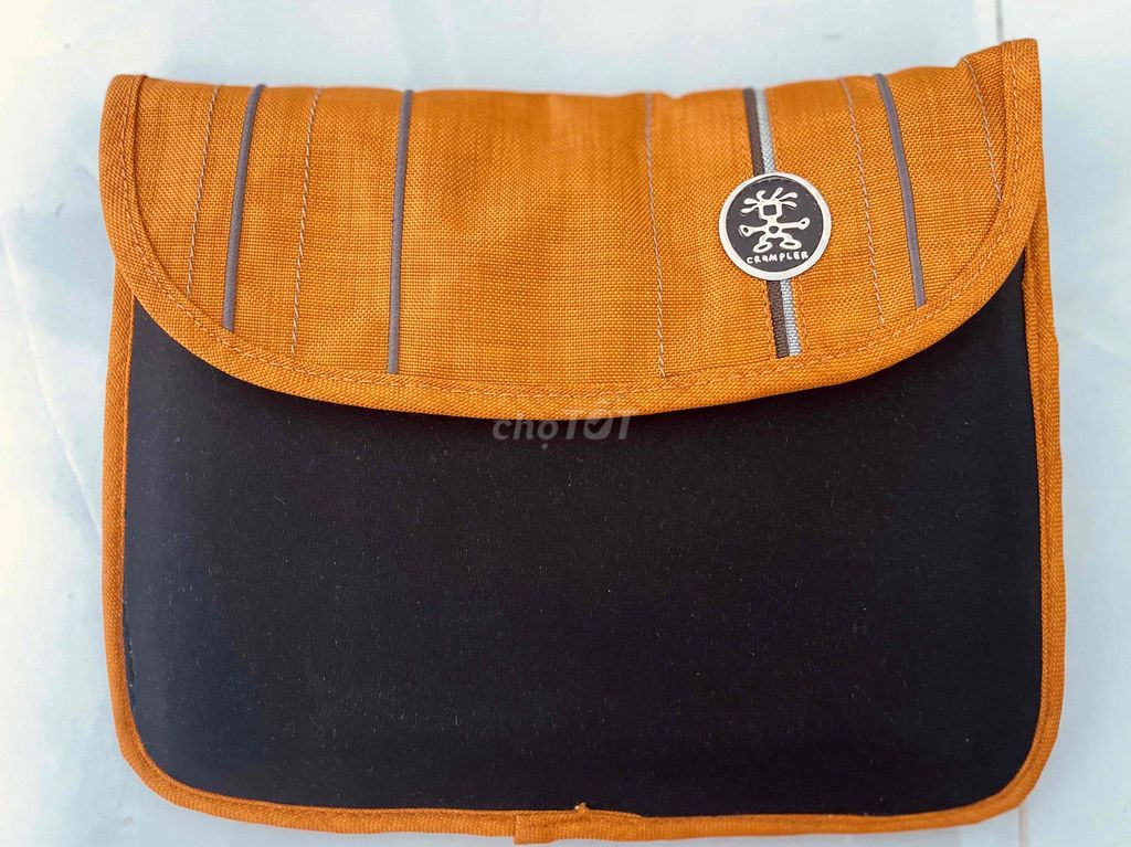 Túi chống sốc Crumpler Cam 21x24cm 9/10. Mua bán Phụ kiện (Màn hình, Chuột...) tại Quận Phú Nhuận Tp Hồ Chí Minh được đăng bởi Duong hình 1