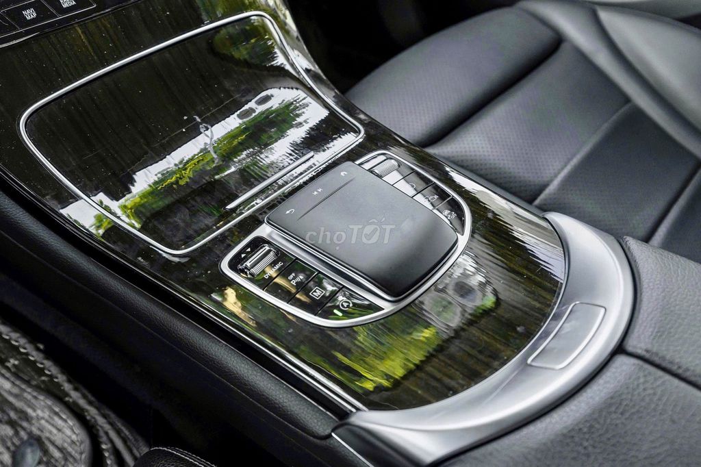 Mercedes Benz GLC 2021 200 - 55000 km. Mua bán Ô tô tại Thành phố Thủ Đức Tp Hồ Chí Minh được đăng bởi Trường Nguyễn Xe Sang hình 13