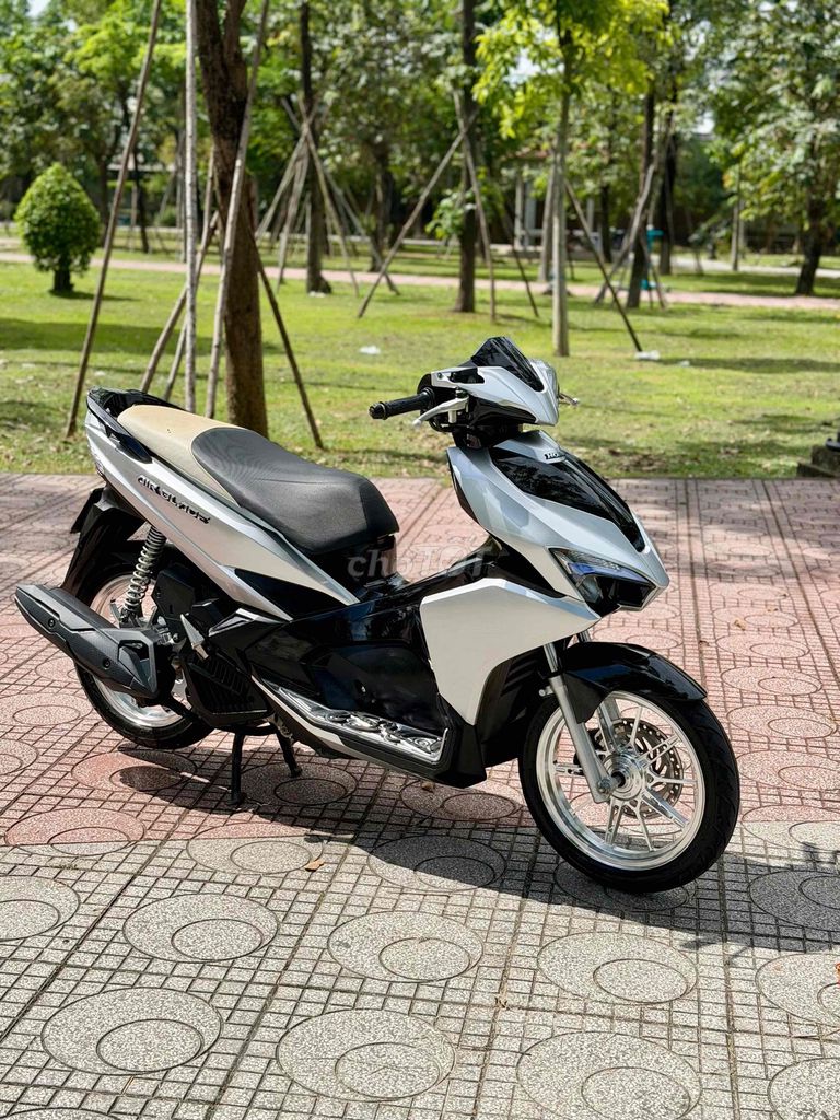 Honda AB 2019 SMK BS 61 Chính Chủ Ký. Mua bán Xe máy tại Thành phố Thủ Đức Tp Hồ Chí Minh được đăng bởi xe máy kha hoàng hình 1