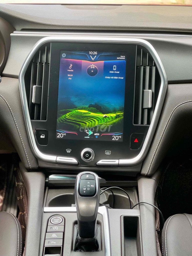 vinfast lux A 2.0 2022 đỏ tươi đẹp xuất sắc. Mua bán Ô tô tại Quận Long Biên Hà Nội được đăng bởi Hoàng Thanh auto hình 9