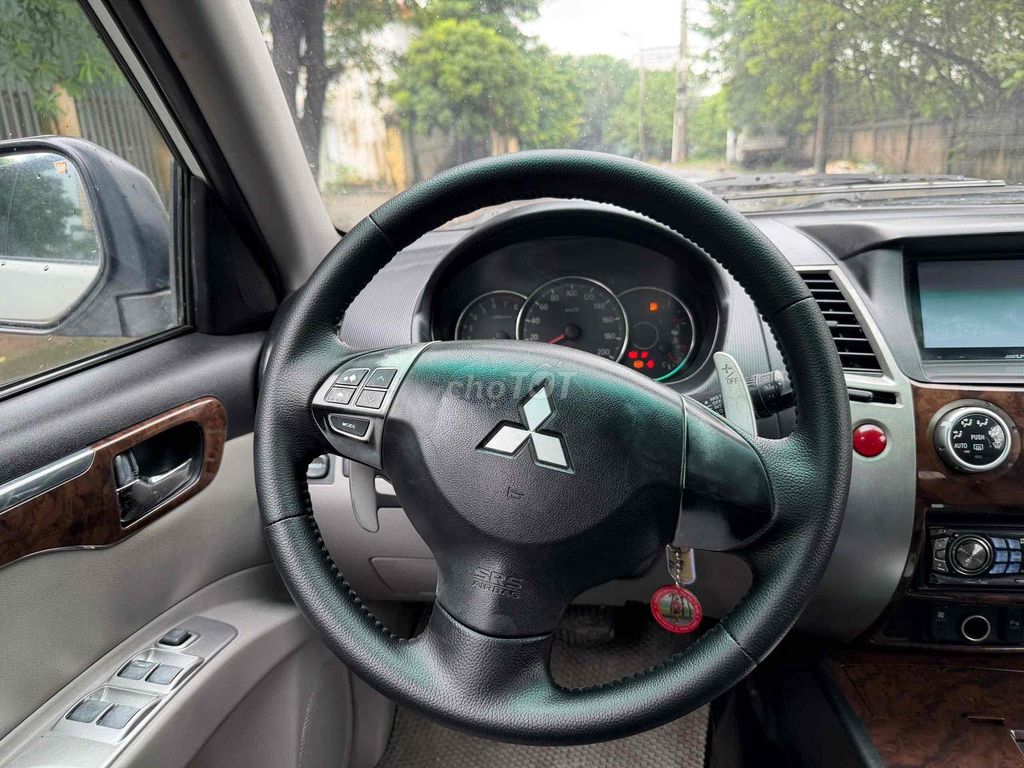 Mitsubishi Pajero Sport 2012 белый автомат
