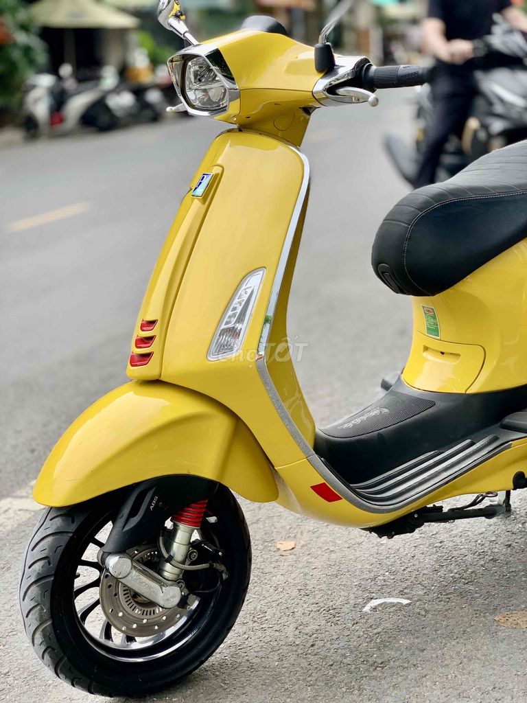 Vespa Sprint vàng 2021 dáng đẹp xe chuẩn chính chủ. Mua bán Xe máy tại Thành phố Thủ Đức Tp Hồ Chí Minh được đăng bởi iMotorbike Khương Phan hình 5