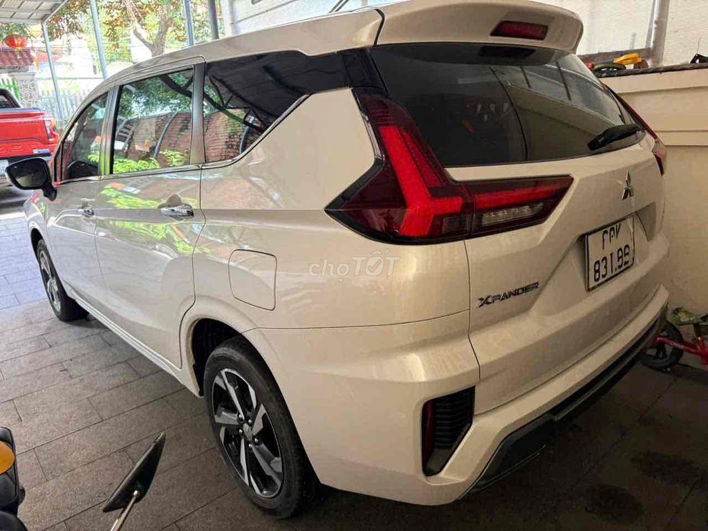 Mitsubishi Xpander 2025 Белый 30 000 км 7 мест выгодно