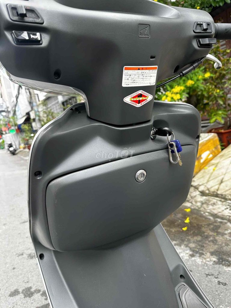 SPACY HẢI QUAN NGAY CHỦ XE SẴN VỀ SỬ DỤNG. Mua bán Xe máy tại Quận 7 Tp Hồ Chí Minh được đăng bởi Chuyên bán xe đẹp zin keng 9 chủ hình 7