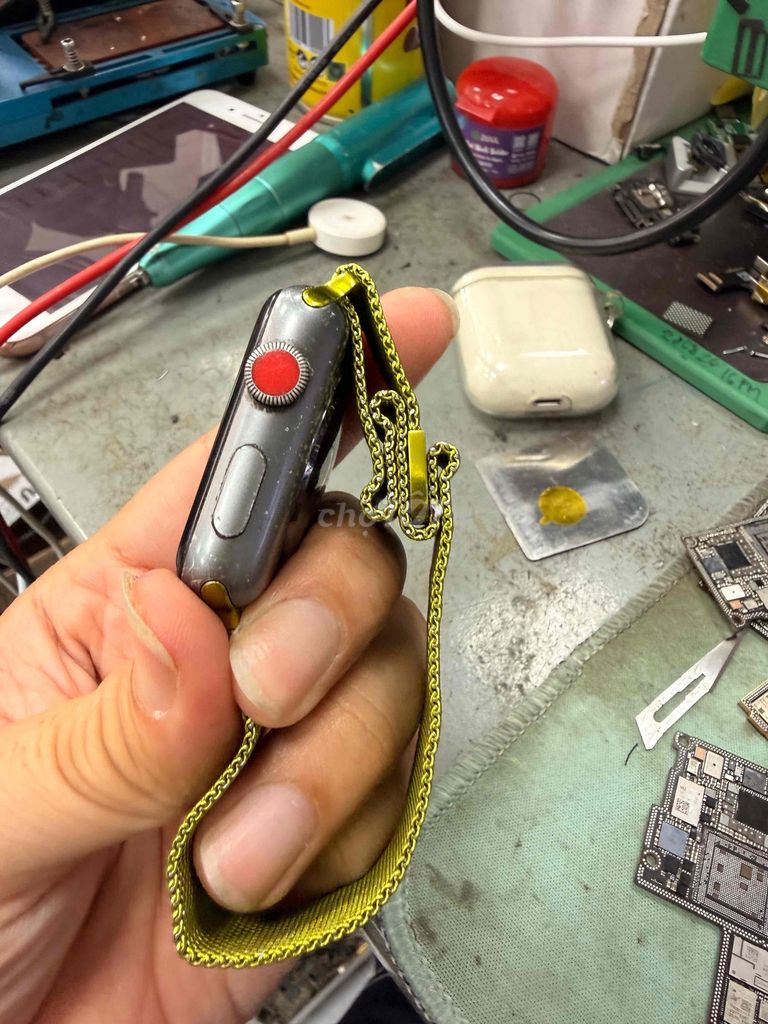 Apple Watch Series 3 42mm Xám. Mua bán Thiết bị đeo thông minh tại Thành phố Thuận An Bình Dương được đăng bởi Huy mua bán sửa chữa iphone ipad hình 1