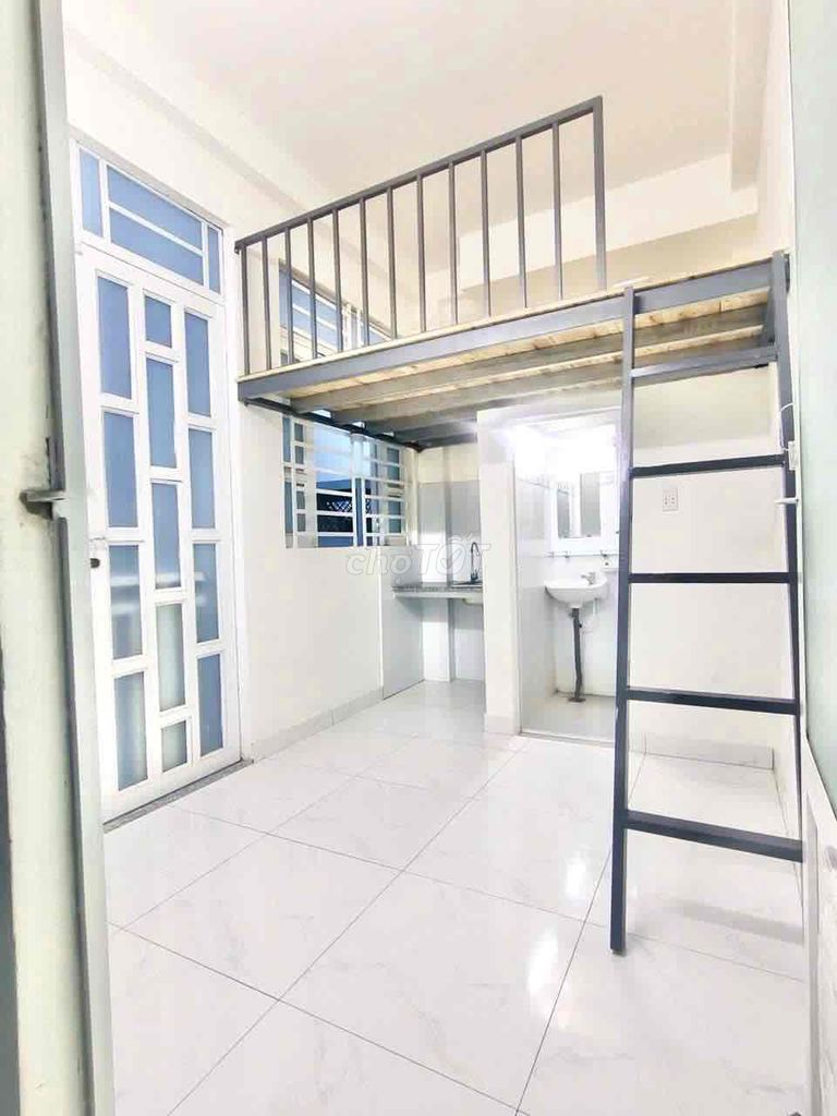 PHÒNG CÓ GÁC MÁY LẠNH GẦN EAON TÂN PHÚ DH CÔNG THƯƠNG