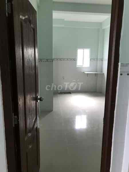 Cho thuê phòng cách trường Đh Công thương 300mét.