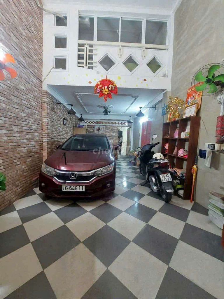 Аренда · 5 комн. · 80 м² · Quận 11, ул. Đường Tạ Uyên