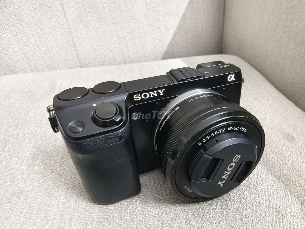 Sony NEX-7 và len 16-50mm