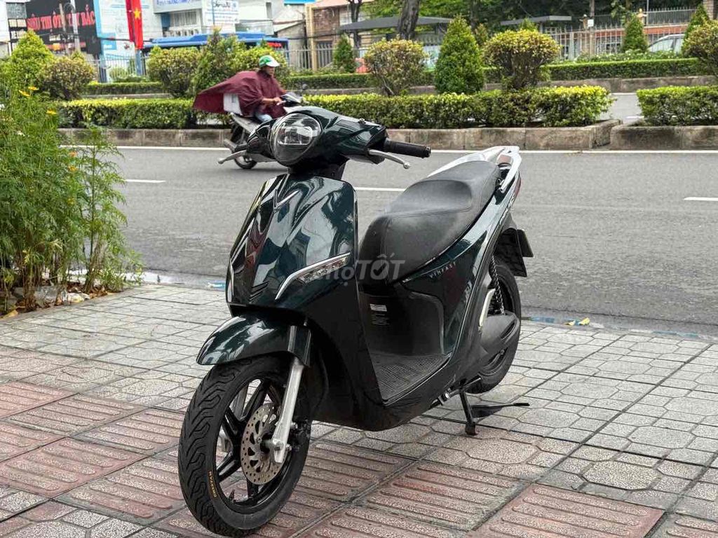 Xe máy điện VinFast Feliz S Xanh đen