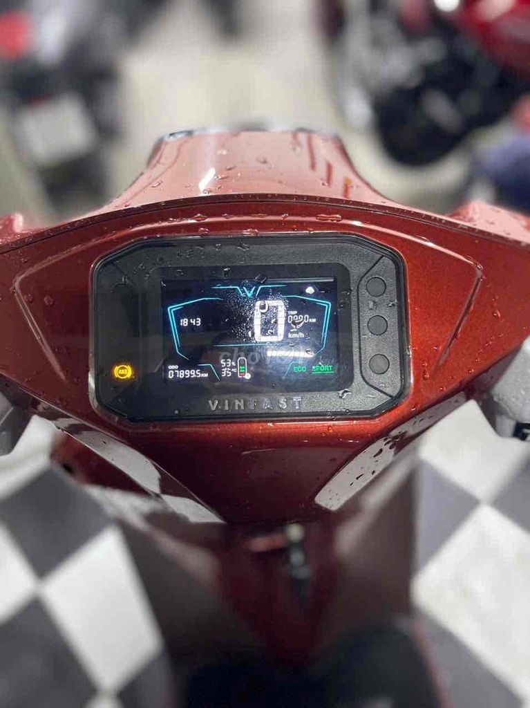 VinFast VentOS Red 7000 км продается с мешком для фасоли