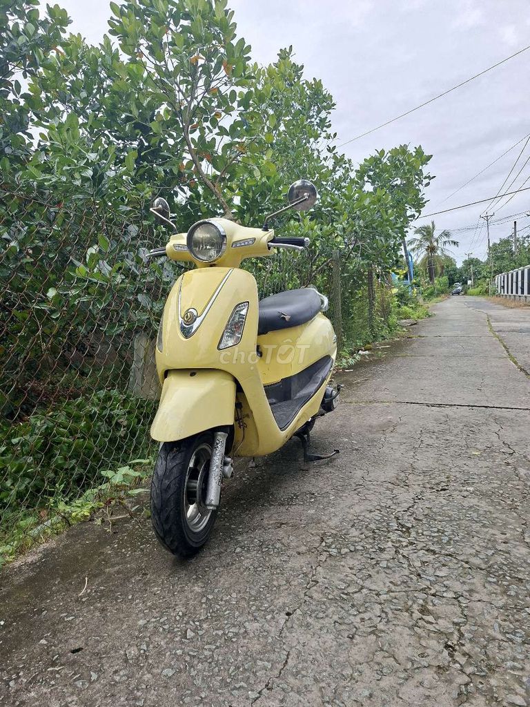 SYM Attila màu Vàng. Mua bán Xe máy tại Thành phố Vĩnh Long Vĩnh Long được đăng bởi Hoàng trần tài hình 1