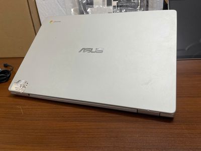ASUS Chromebook C523NA-TH44F hệ đh Chrome OS