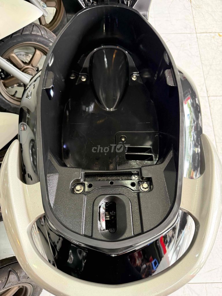 GRANDE 2015. Xe Zin - Máy Zin Cực Êm - BS 68. Mua bán Xe máy tại Thành phố Rạch Giá Kiên Giang được đăng bởi XE MÁY CŨ TÂN 128 hình 6