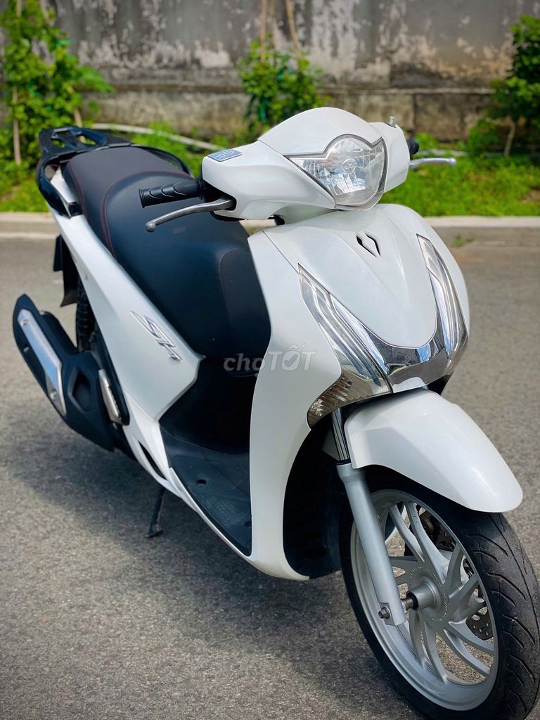 Xe máy Honda SH màu trắng sản xuất 2012. Mua bán Xe máy tại Huyện Trảng Bom Đồng Nai được đăng bởi Của Hàng Xe Máy U Phong hình 10