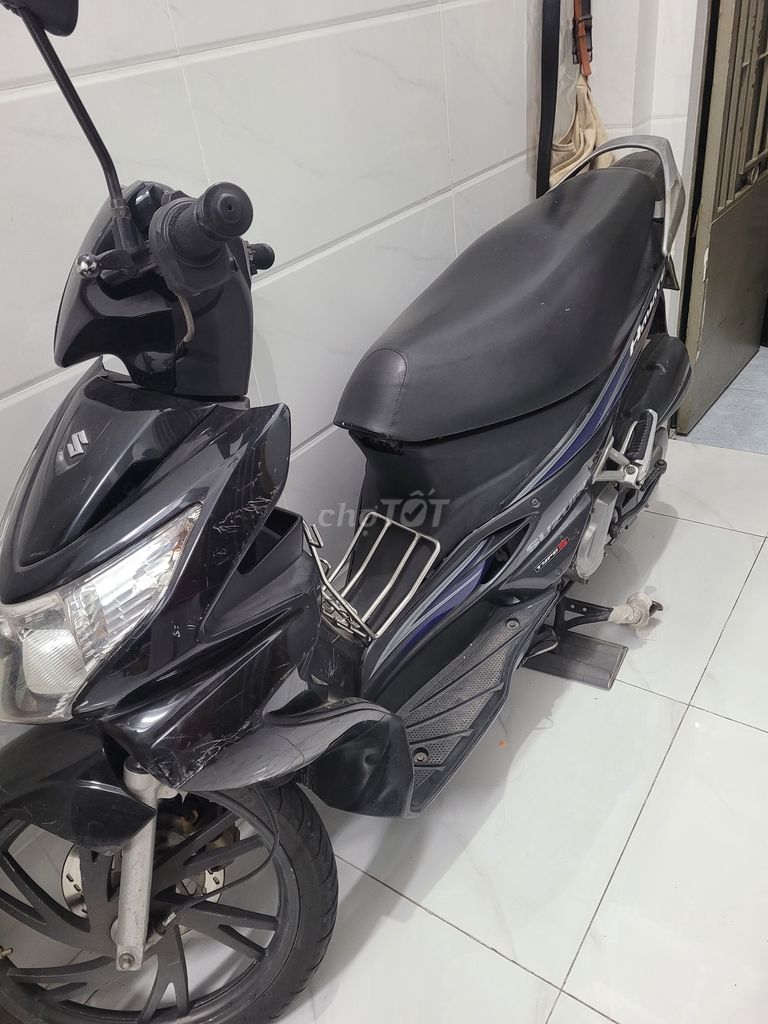 Bán xe tay ga Suzuki Hayate 2008 đen mới 98%